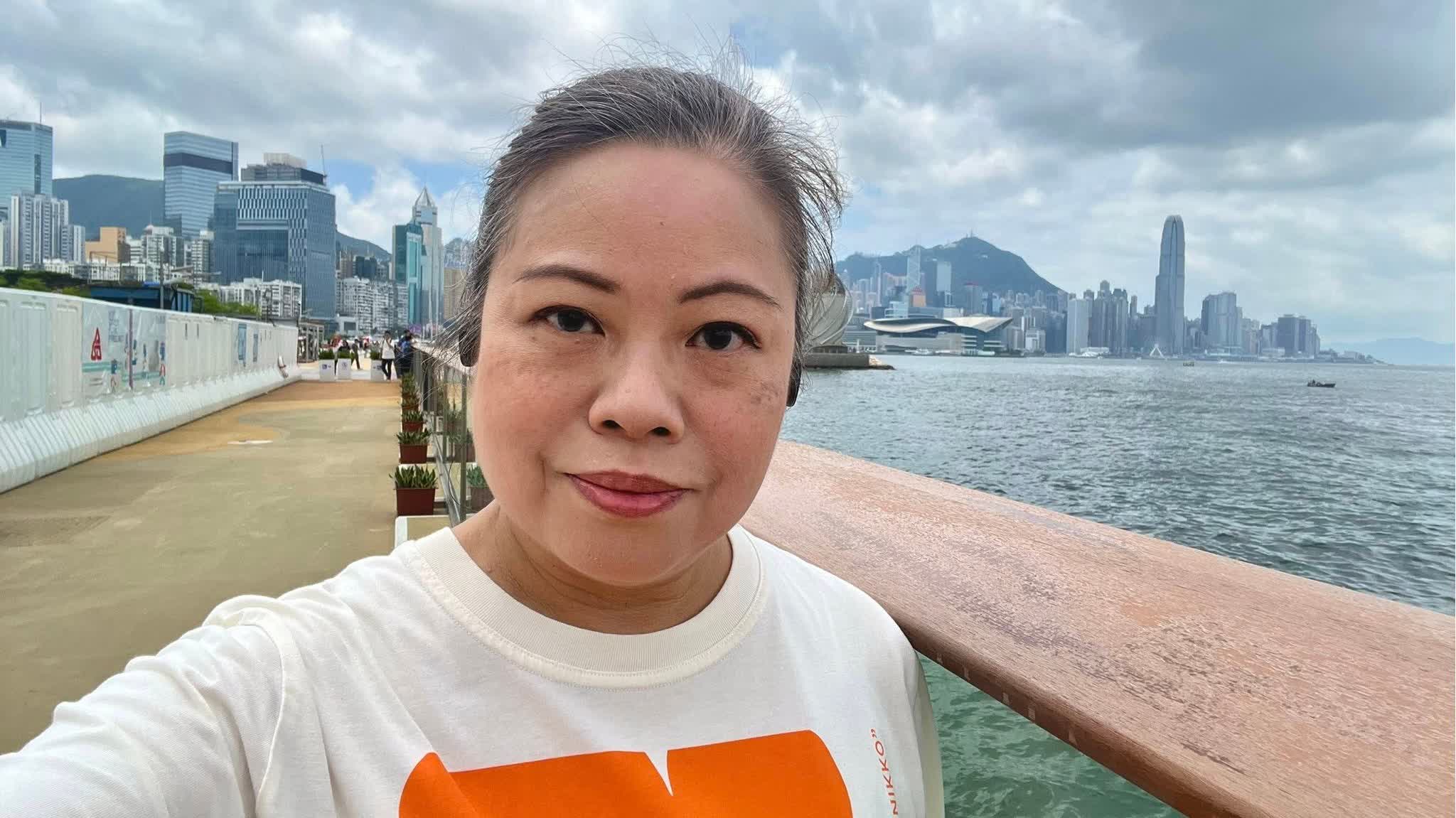 羅淑佩假日灣仔漫步至北角　享受海港寫意閒適