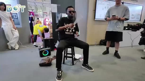Watch This | Chinese tech shines at cultural fair: Foreign visitors marvel at Shenzhen's technological charm