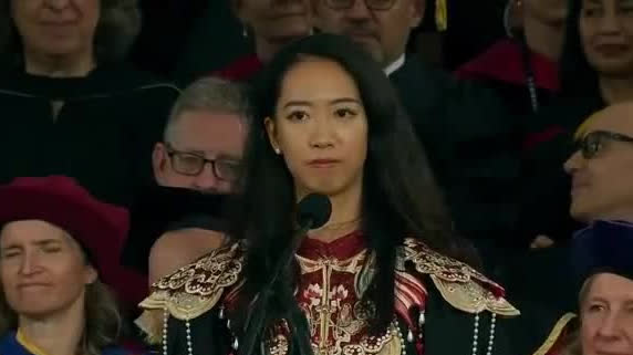（有片）在哈佛畢業典禮上演講的中國女孩是誰？