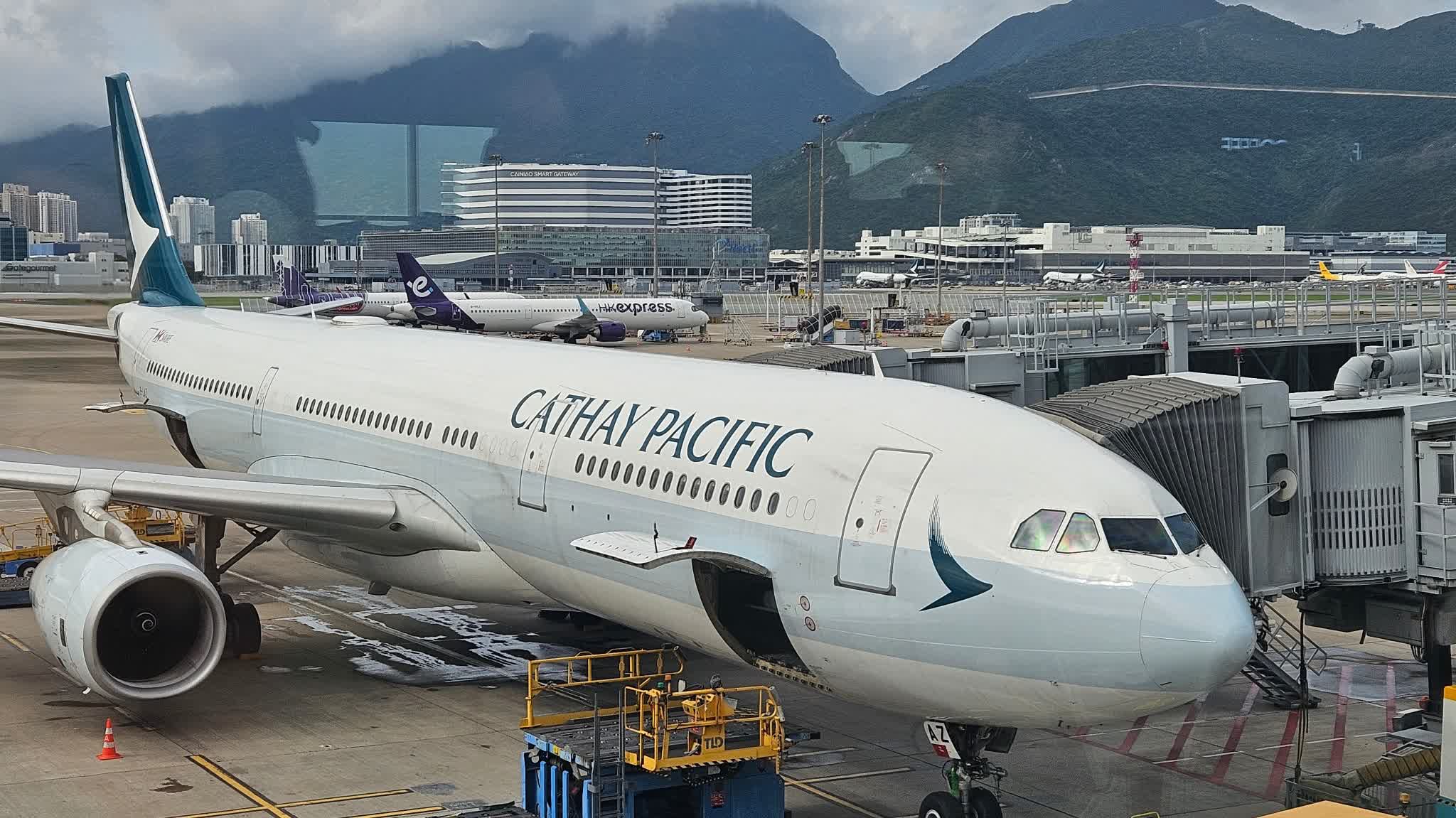 Cathay Pacific rejoins top three in 2025 Skytrax World's Top 100 Airlines rankings