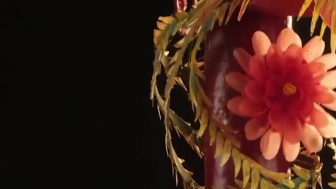 OMG | Symbol of harmony & unity: Dragon and Phoenix Candle