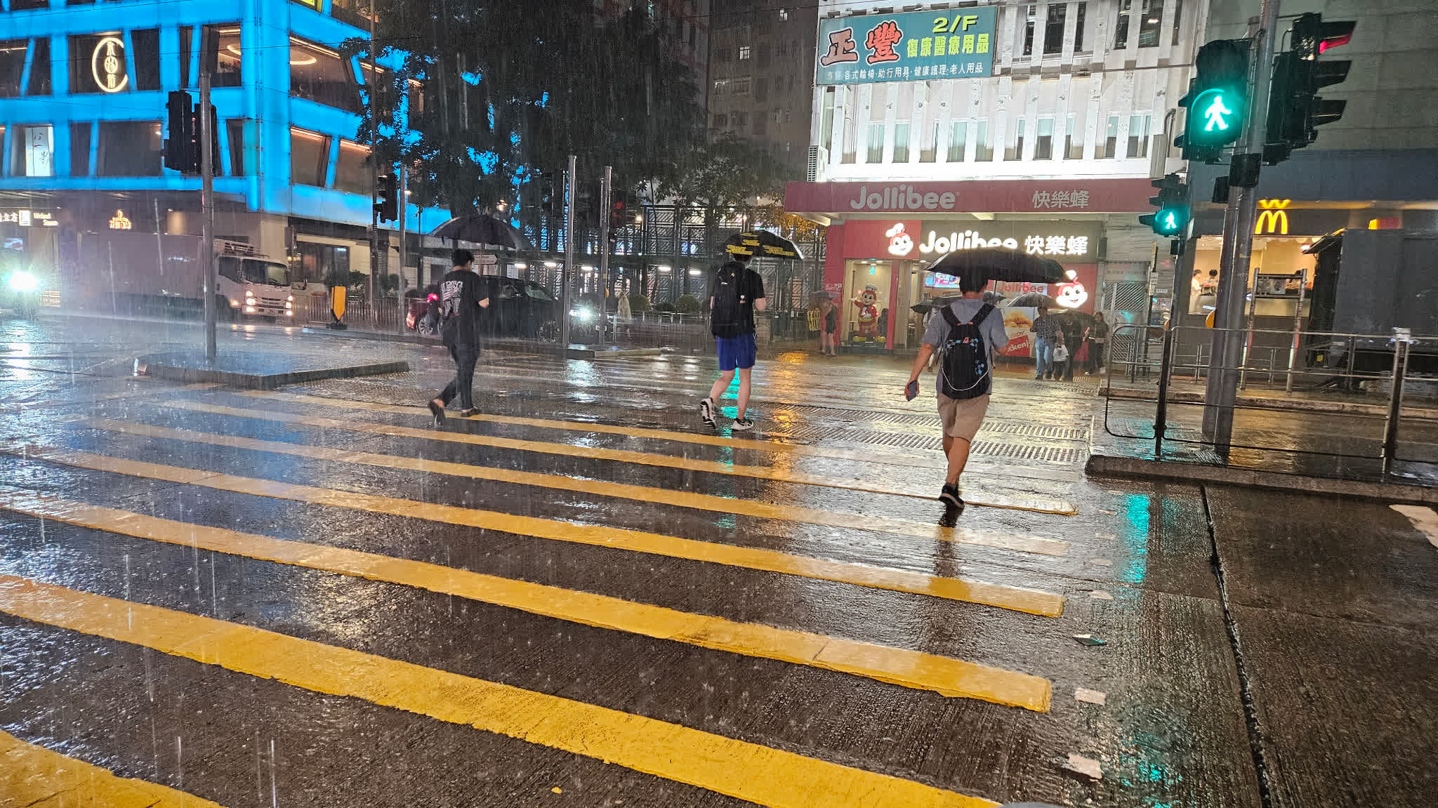 Live | Typhoon Wipha's arrival: On-site at Heng Fa Chuen | July 20