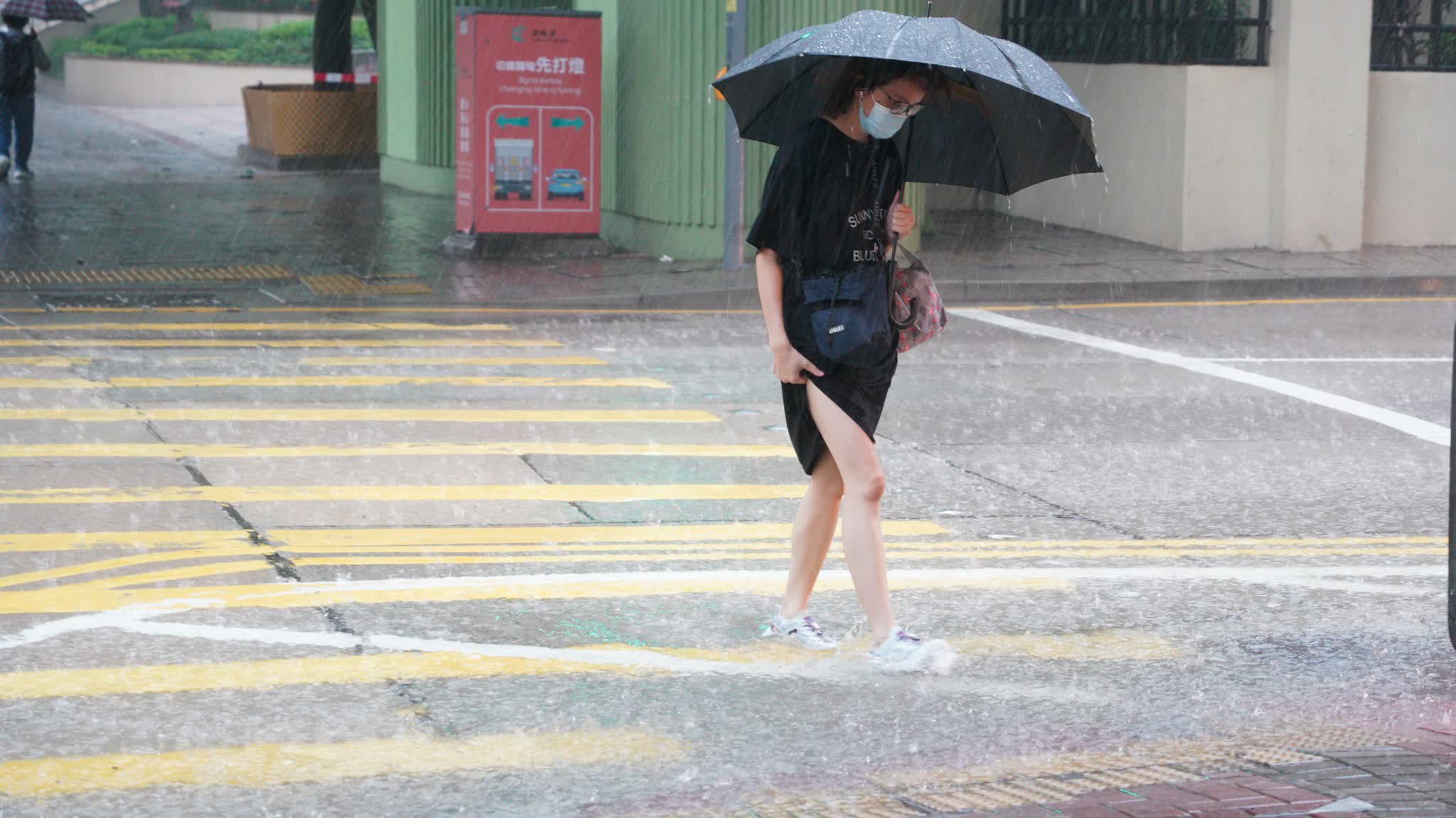 HKO issues Amber Rainstorm Warning again: Heavy rain expected