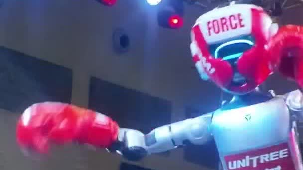 OMG | Robots clash in SW China's Chongqing