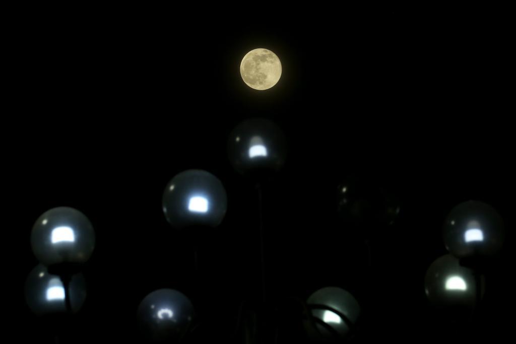 A full moon is seen in Yangon, Myanmar, Oct. 7, 2025. (Xinhua)