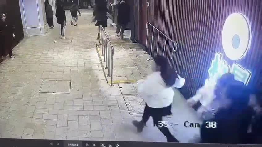 Drug-carrying suspect shot dead after taking hostage in Tuen Mun Town Plaza