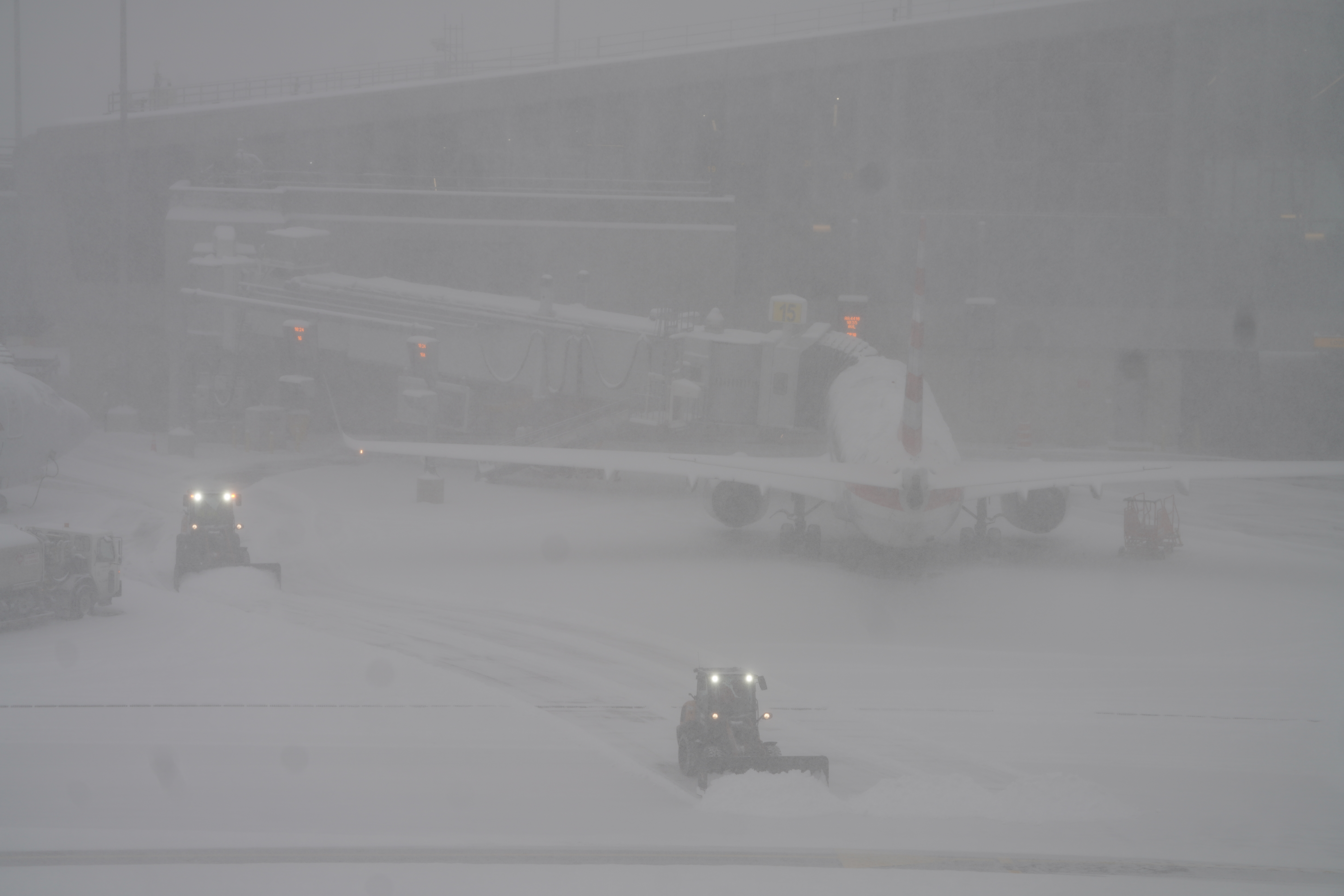有片）美冬季風暴肆虐已致7死華盛頓機場取消率近100% - 國際- 點新聞