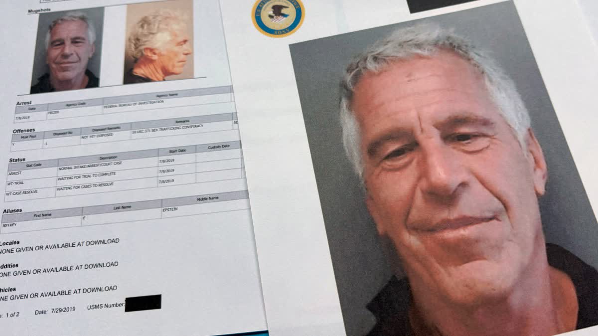 Report reveals Epstein consulted former UK attorney general to handle murder case involving wealthy heir