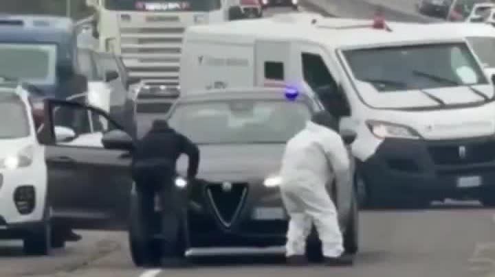 Watch This | Real-life action movie in Italy: robbers ambush armored vehicle in intense shootout with police