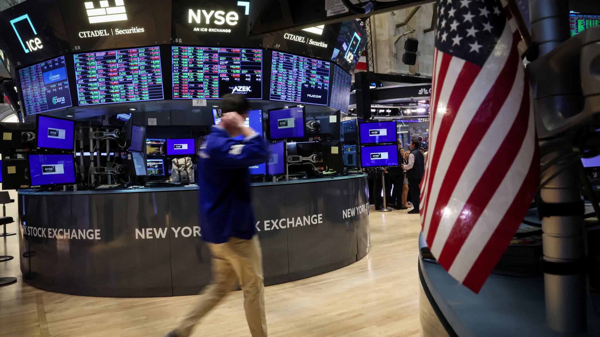 US stocks fall amid geopolitical tensions
