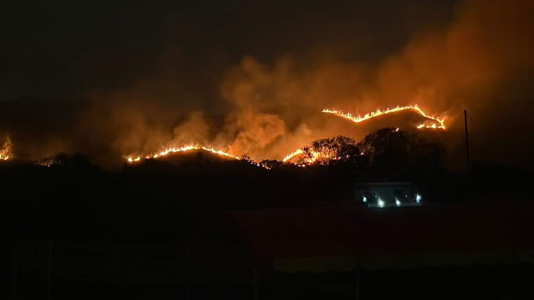 Watch This | Fanling wildfire spread nearly 100 meters: Fire now under control and extinguished