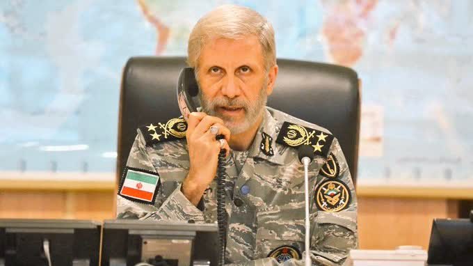 伊朗陸軍總司令身亡？軍方火速回應：他安然無恙　正指揮部隊