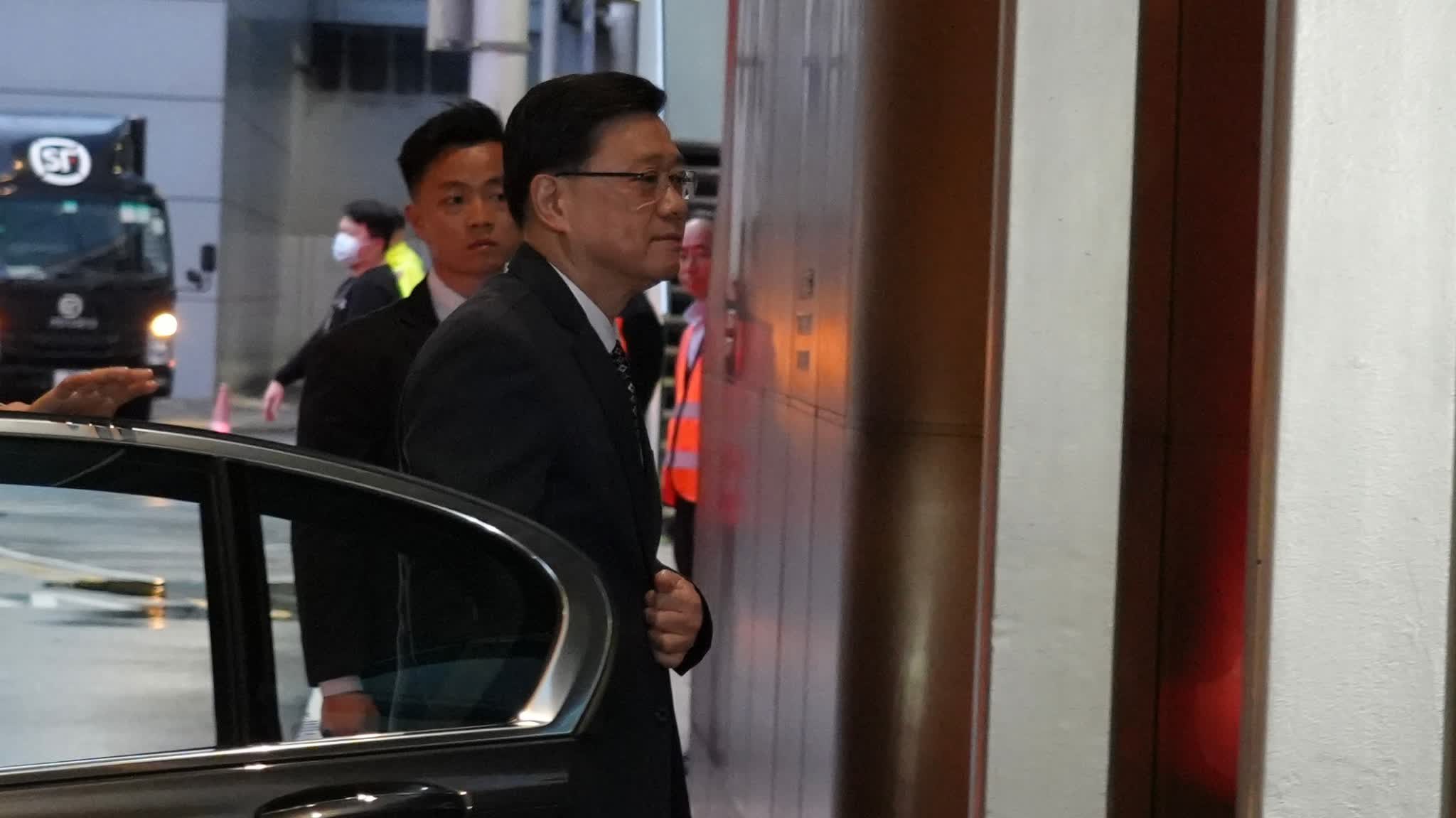 Photos | CE heads to Beijing for opening meeting of NPC annual session