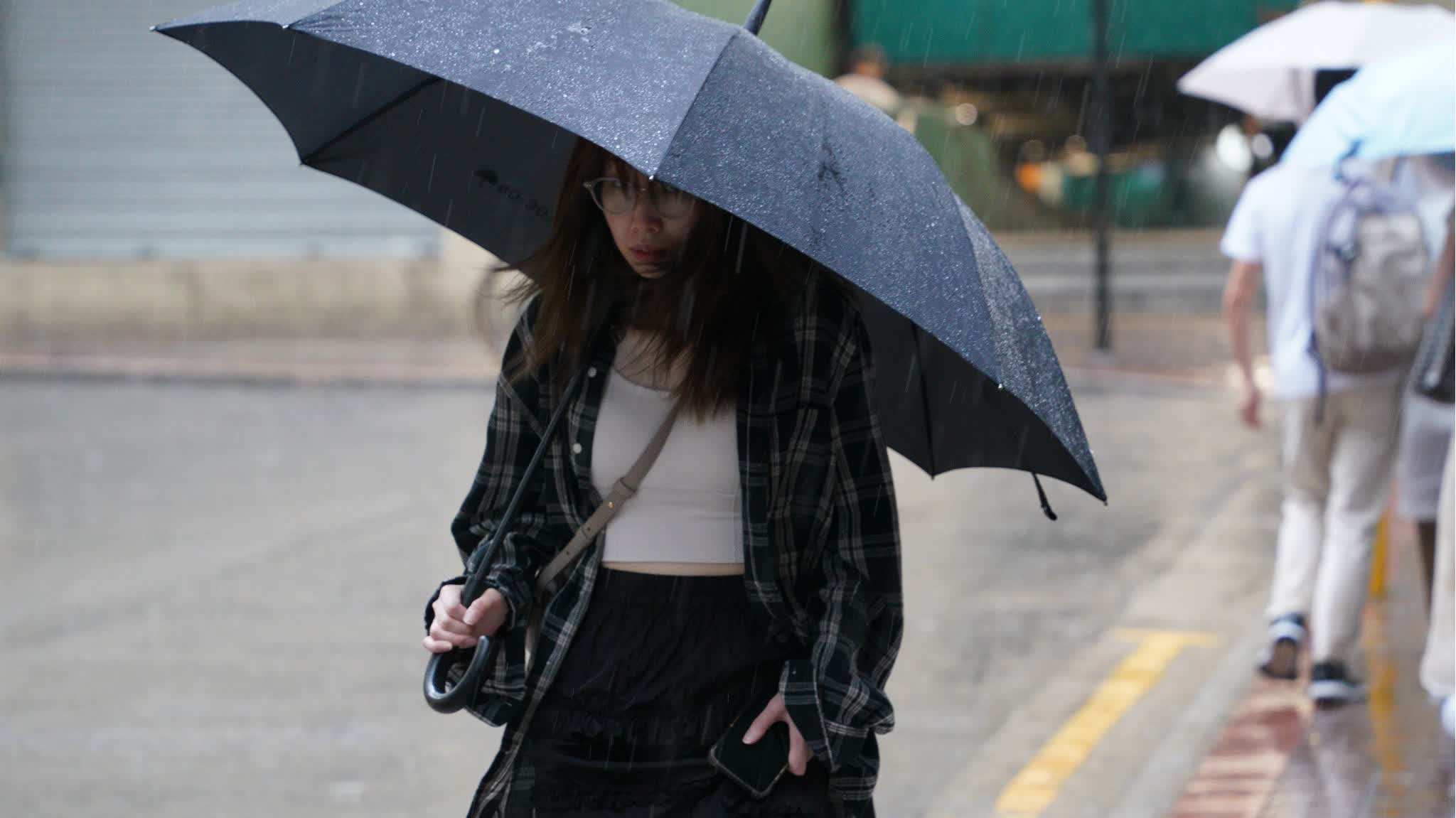 HKO: Heavy rain and thunderstorms expected in coming hours