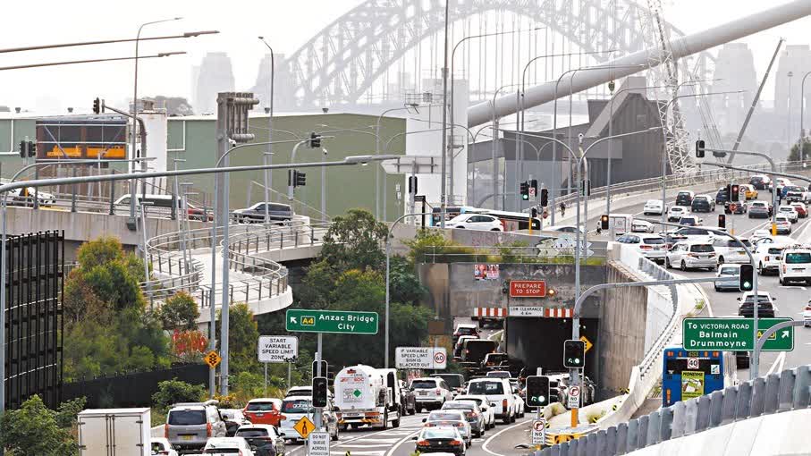 Global fuel shortage disrupts Easter travel in Australia as people rethink road trips