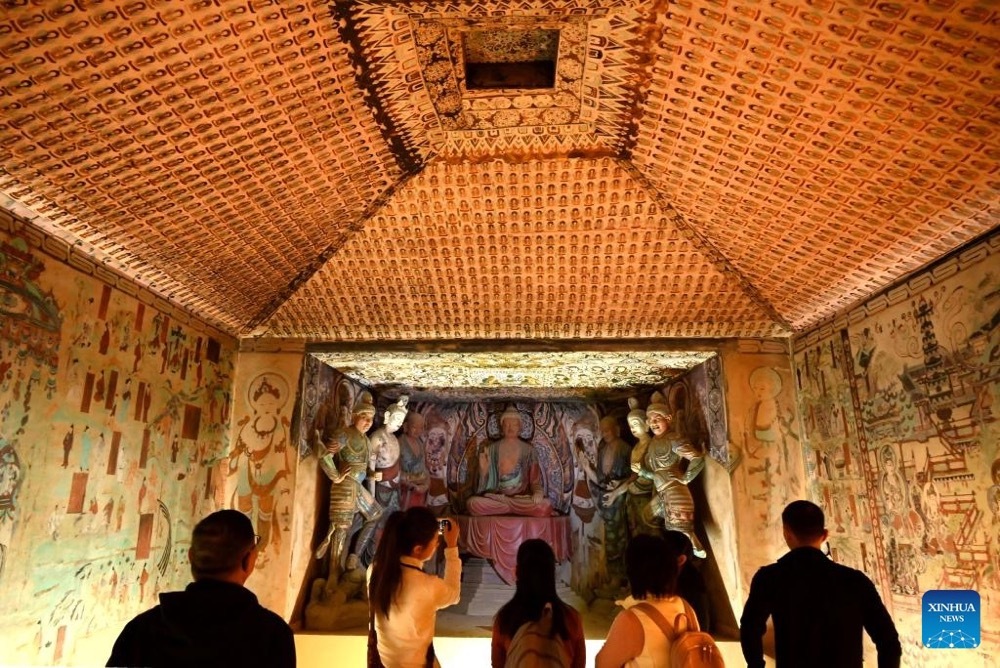 People visit a museum during the Qingming Festival holiday in Dunhuang City, northwest China's Gansu Province, April 6, 2026. (Xinhua)