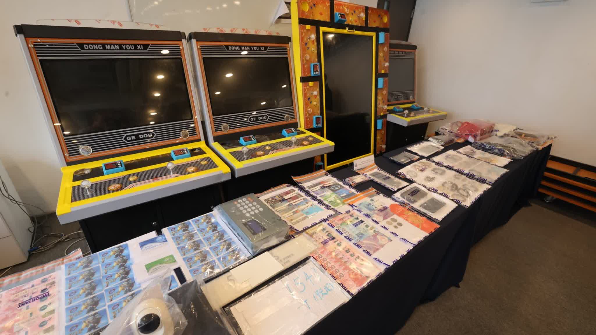 Watch This | Police anti-triad operation nets 18 arrests: 14-year-old student accused of recruiting peers into gang