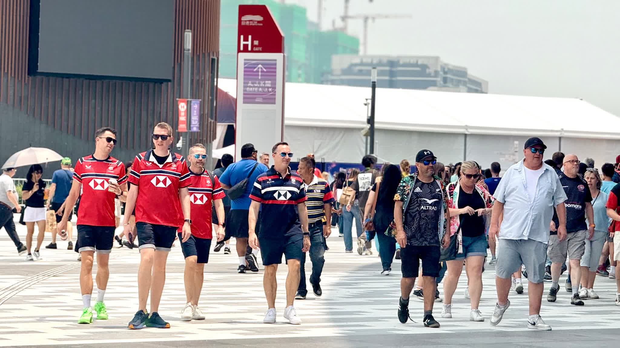 Vincent Cheng proposes "event ticket stub economy': Merchants offer discounts with ticket stubs to boost consumption