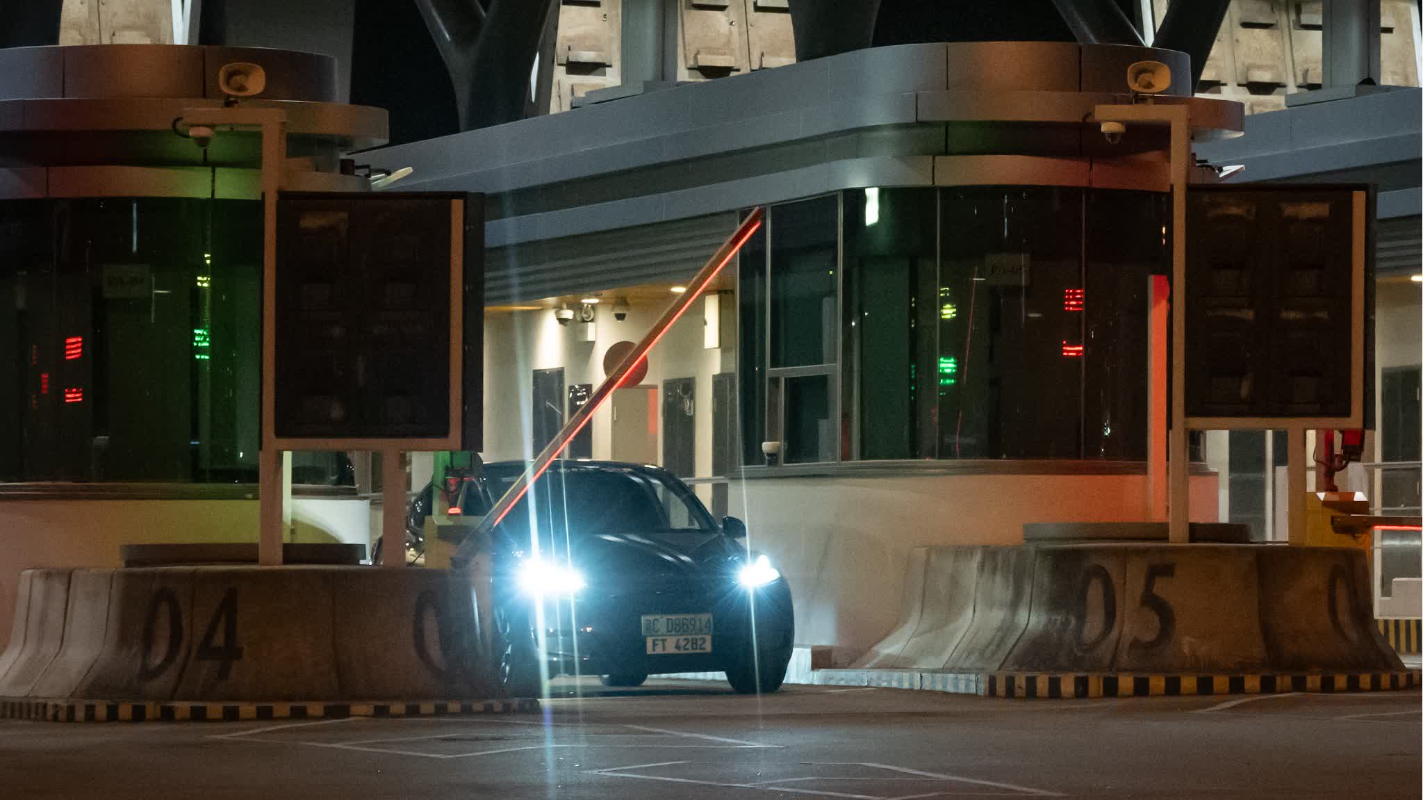 Guangdong vehicles southbound into urban areas get approval for over 5,000 cases, with about 90% staying for 1 to 2 days