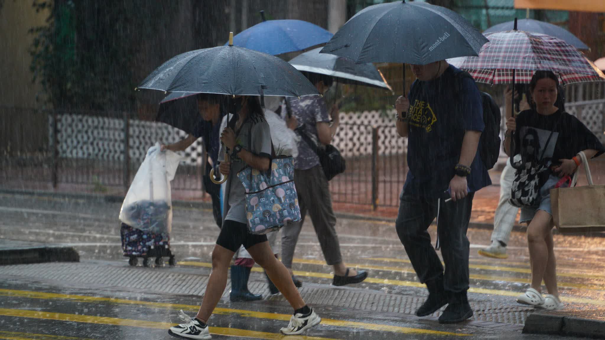 Attention! Observatory predicts strong winds and thunderstorms tomorrow: Temperatures drop to 20°C on Thursday