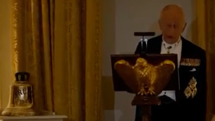 OMG | UK's King gives Trump bell: 'Ring it when you need to get hold of us'