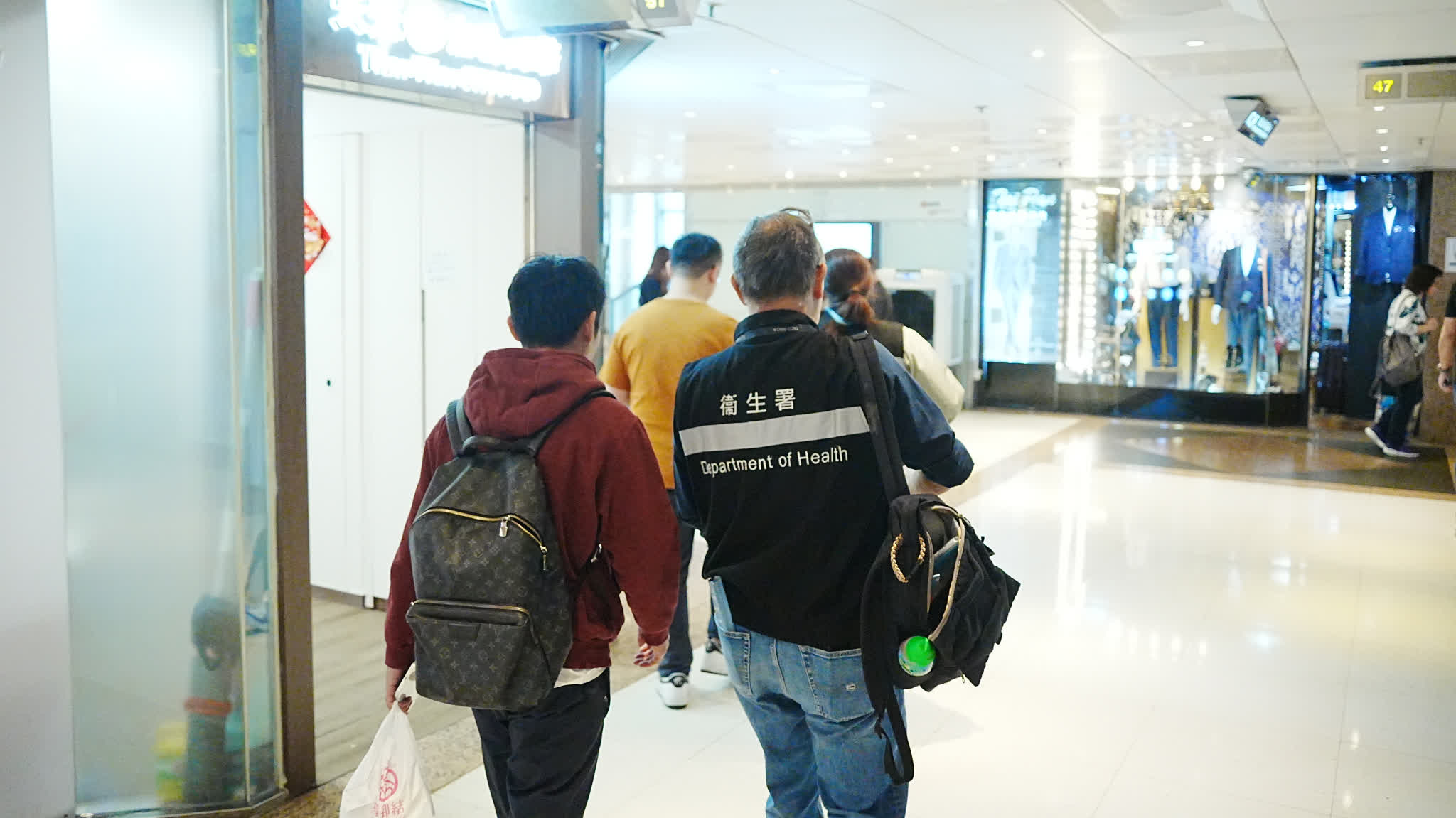 HK steps up enforcement under new anti-smoking law