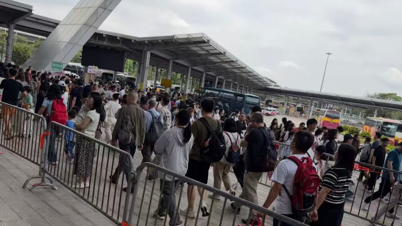 Watch This | Long queues at Liantang, Futian, and Shenzhen Bay as Labor Day travel peaks