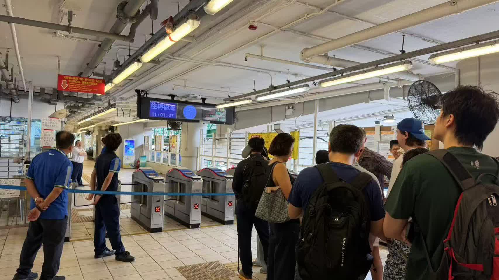 Watch This | Massive turnout for Lamma Island trips prompts additional ferry services