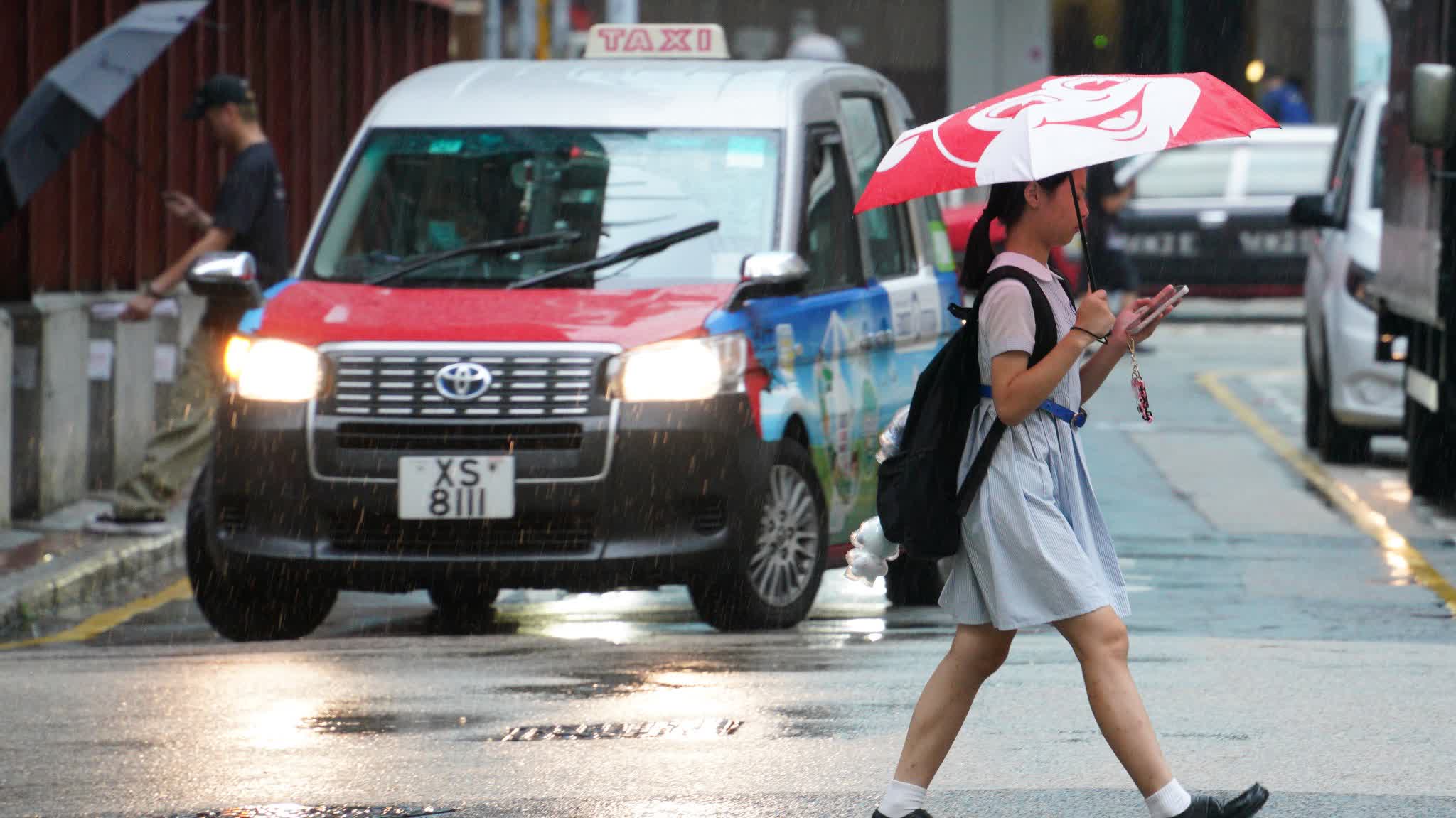 Observatory warns of another band of thundery showers moving north, expected to affect HK around noon