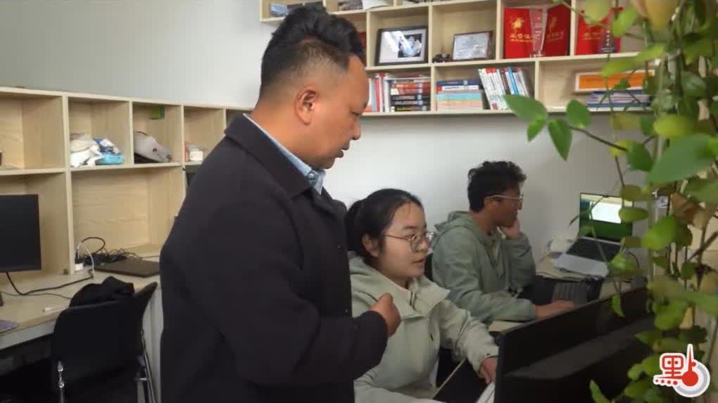 Xizang information engineer achieves 95% voice recognition accuracy across three major dialects