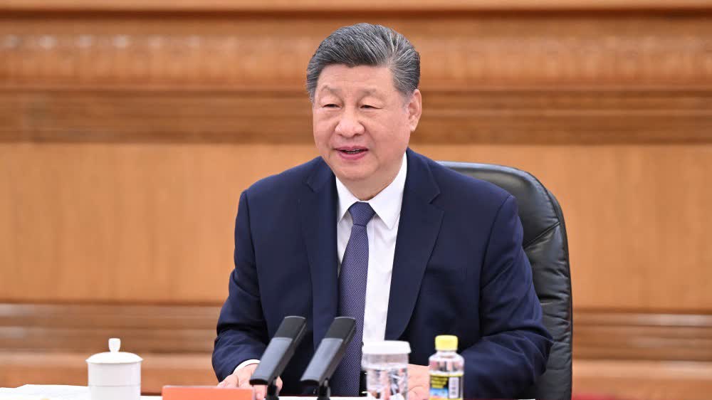 Xi encourages children to carry forward revolutionary traditions
