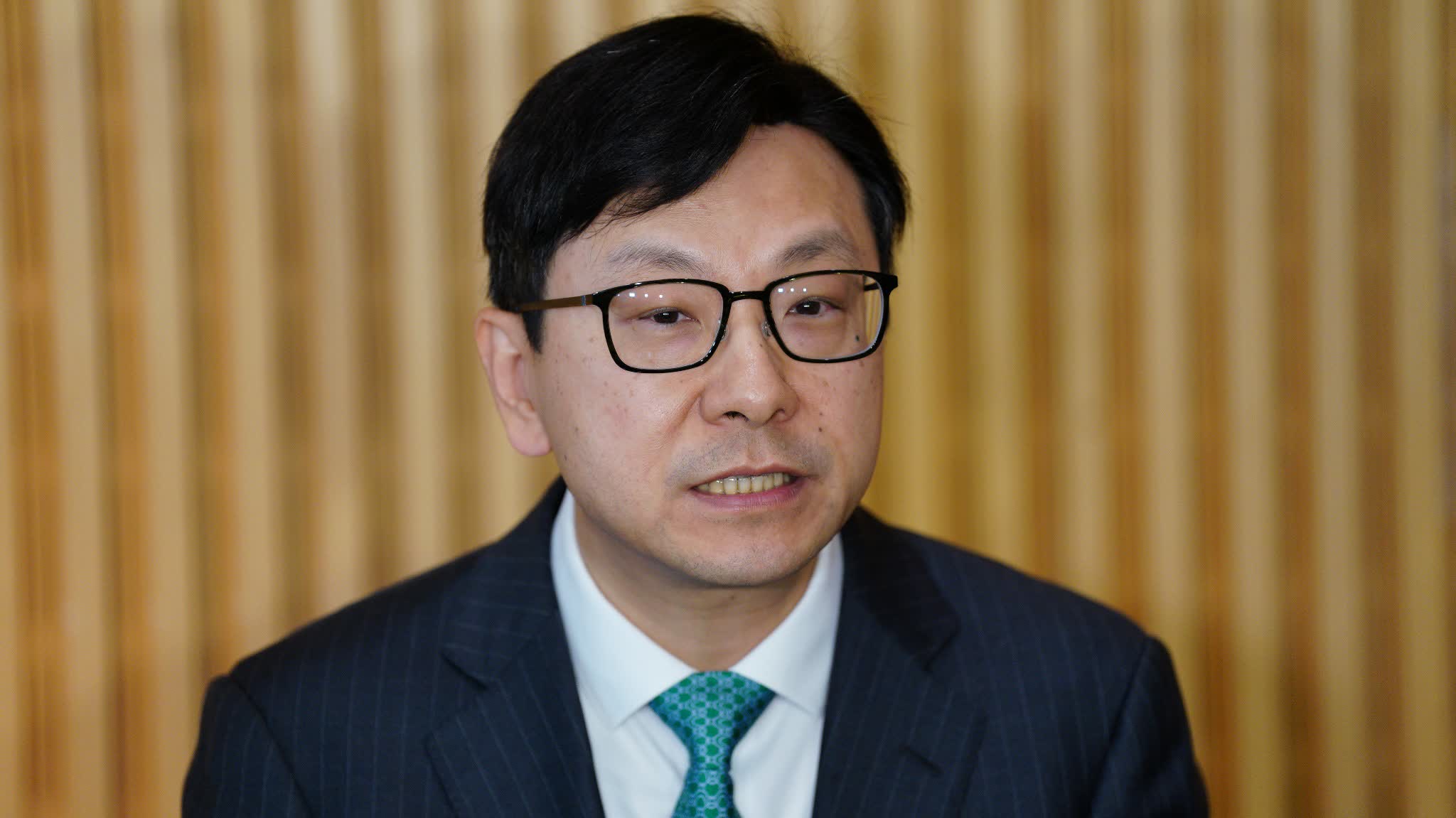 Couple refuses to provide DNA test for home‑born son: Chris Sun says to seek meeting with parents