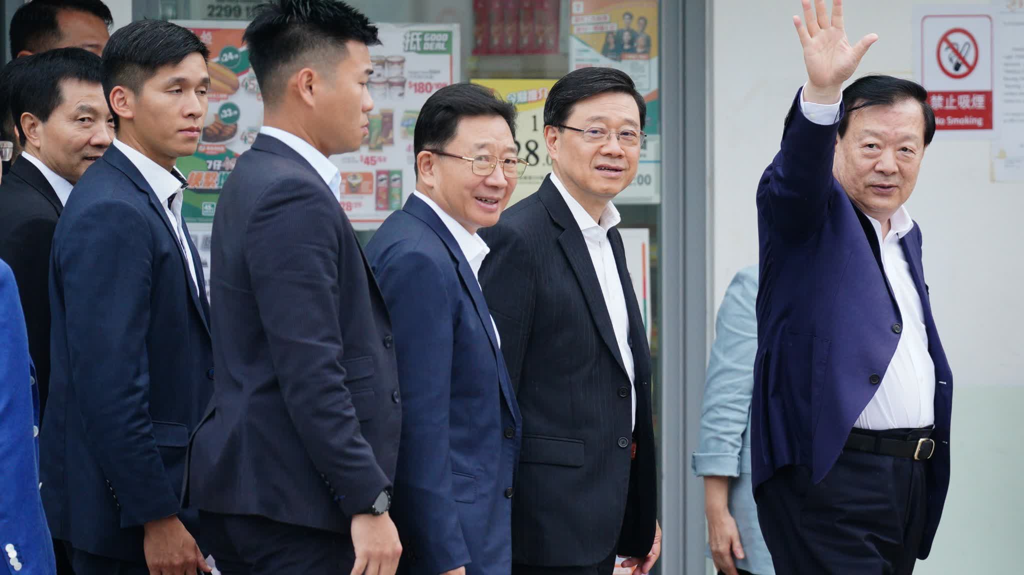 Xia Baolong tours Northern Metropolis projects and Yuen Long Light Public Housing development during HK visit