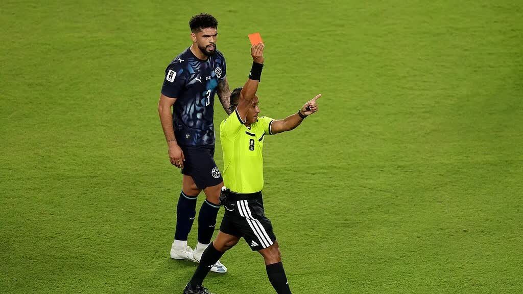 Paraguay hold on for 1-0 win over Turkiye despite red card