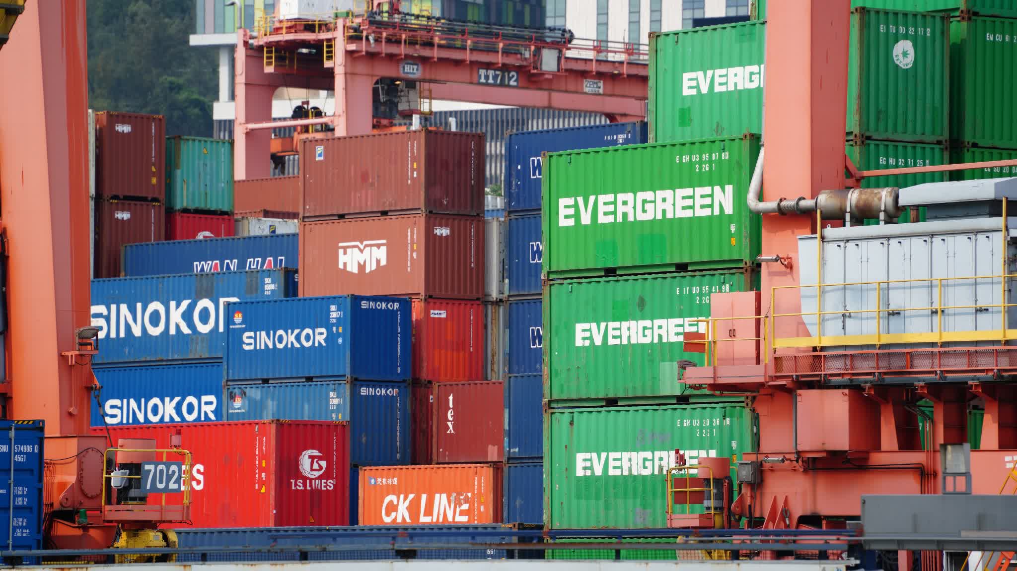 China's service trade up 6 percent in first five months
