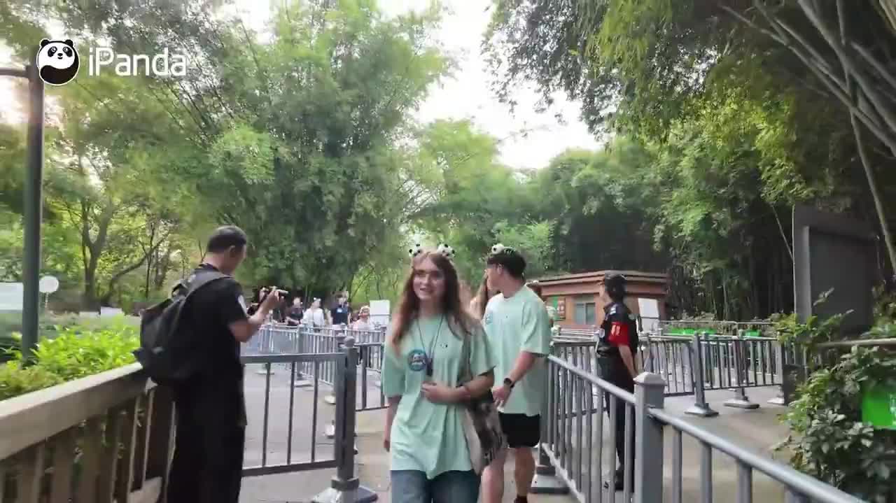 OMG | From close-up panda moments to hands-on fun, US teens make memories in Chengdu