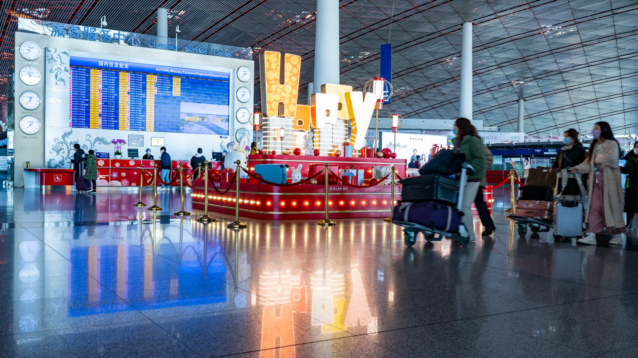 Visa-free foreign visitors surge over 30% in first half: Inbound consumption remains robust