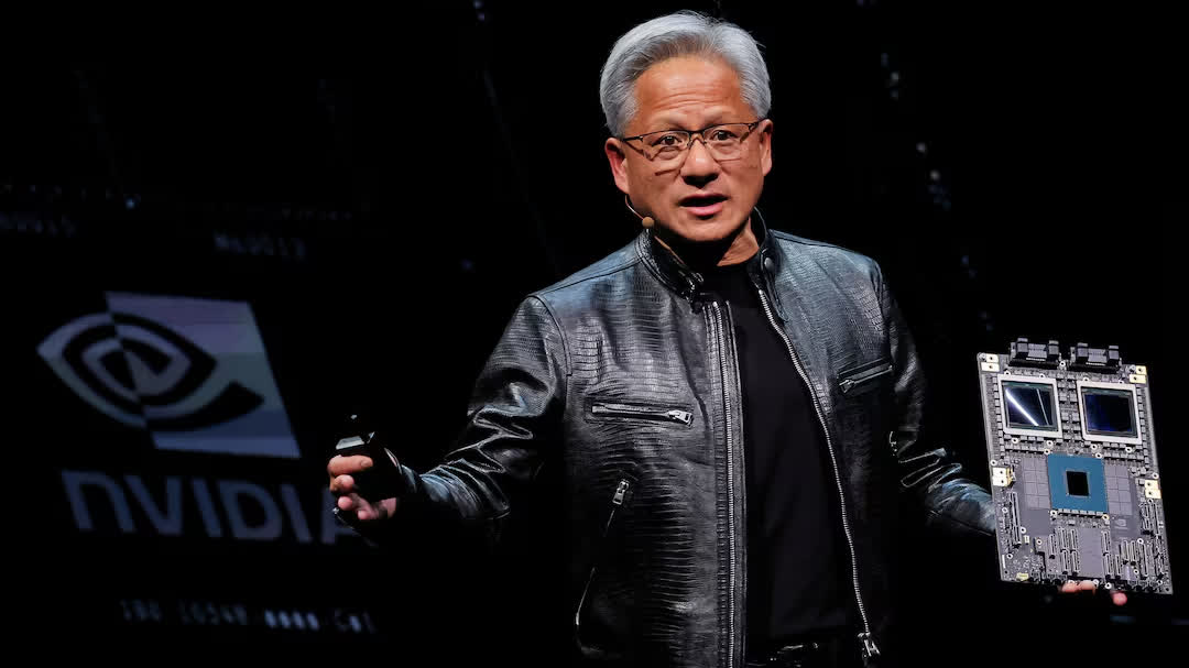 Huang's jacket fetches US$960,000 at Sotheby's