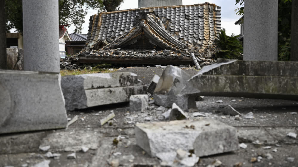 Japan's Kumamoto earthquake leaves 12 dead, 6 in cardiac arrest