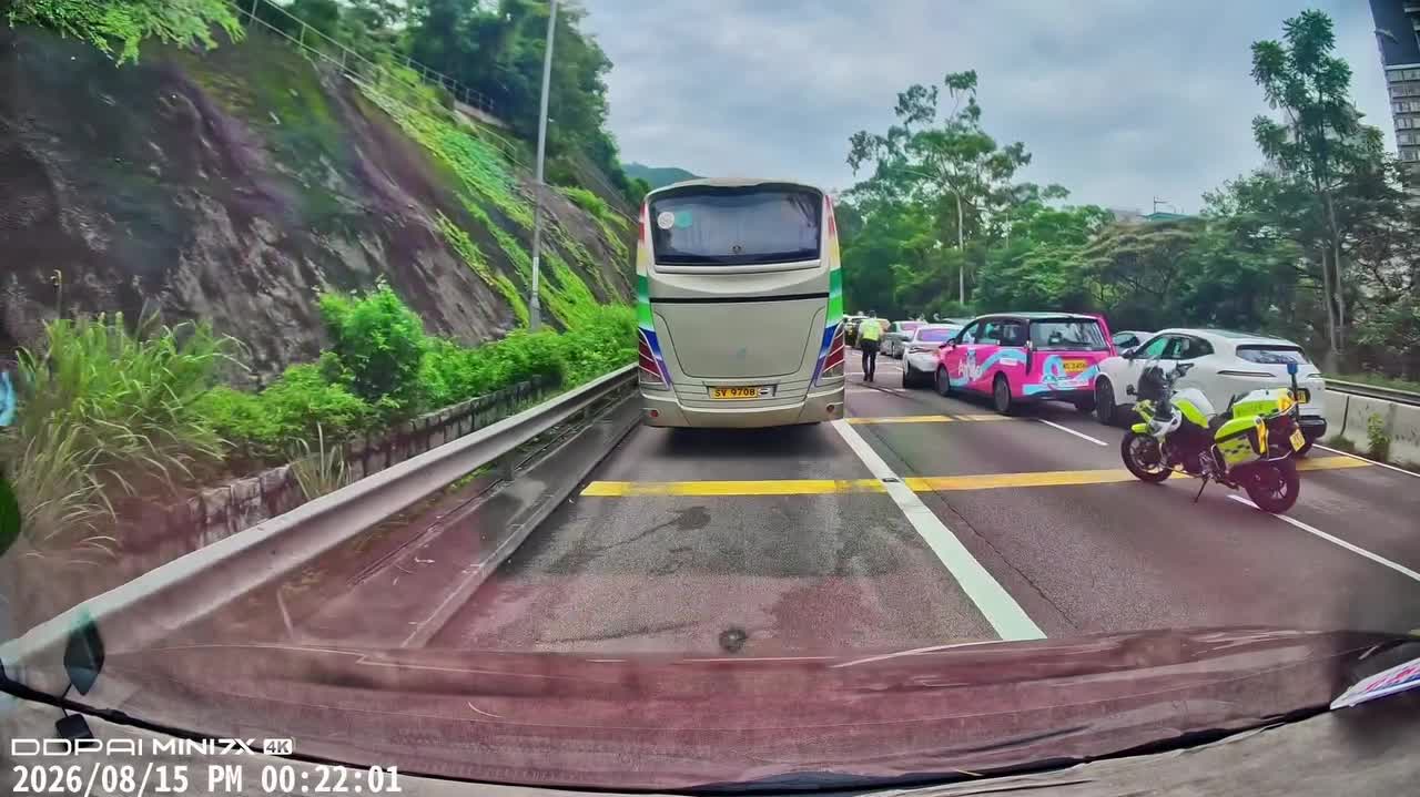 Watch This | Two traffic accidents in half an hour on Lion Rock Tunnel Road: 5 Injure