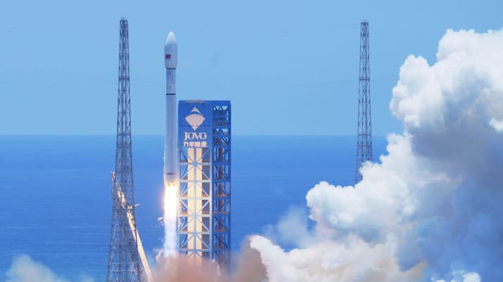 China's Long March-12 rocket launches new internet satellite group
