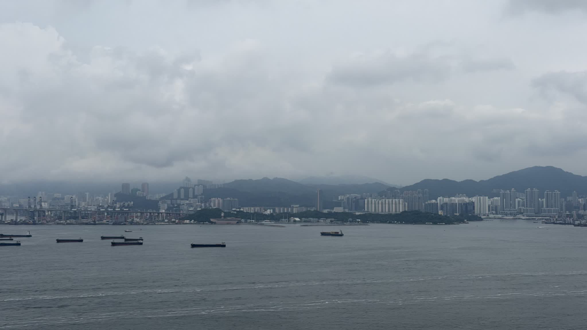 HKO: Rainstorm area affecting HK, heavy rain expected early on