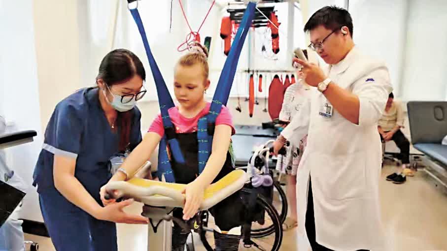 Deepline | China-developed closed-loop spinal neurointerface helps 12-year-old Russian girl take steps again