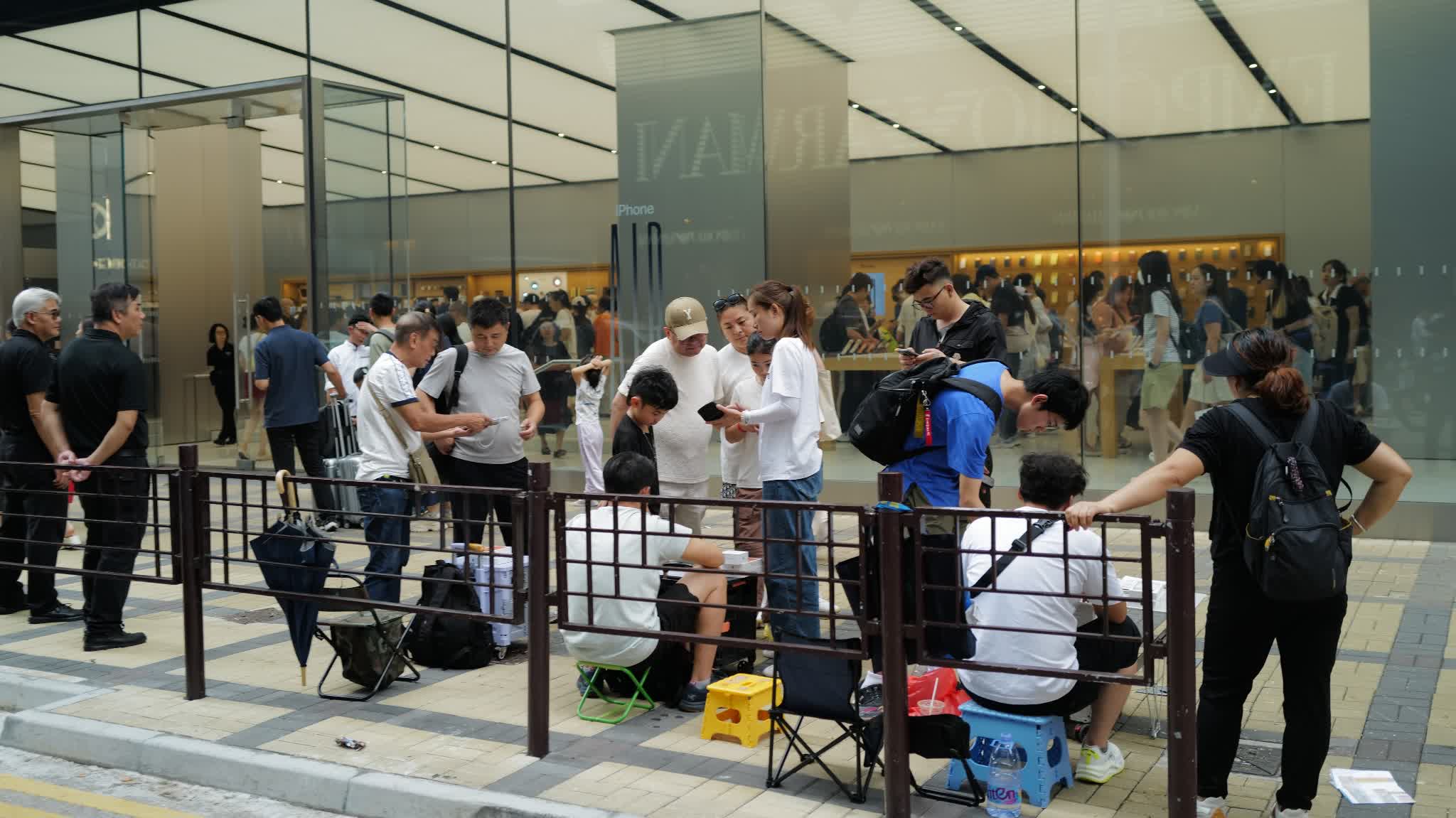 Over 700 reports of credit card fraud linked to iPhone 18 Pro pre-orders on Apple HK website, involving about HK$14.7 mn