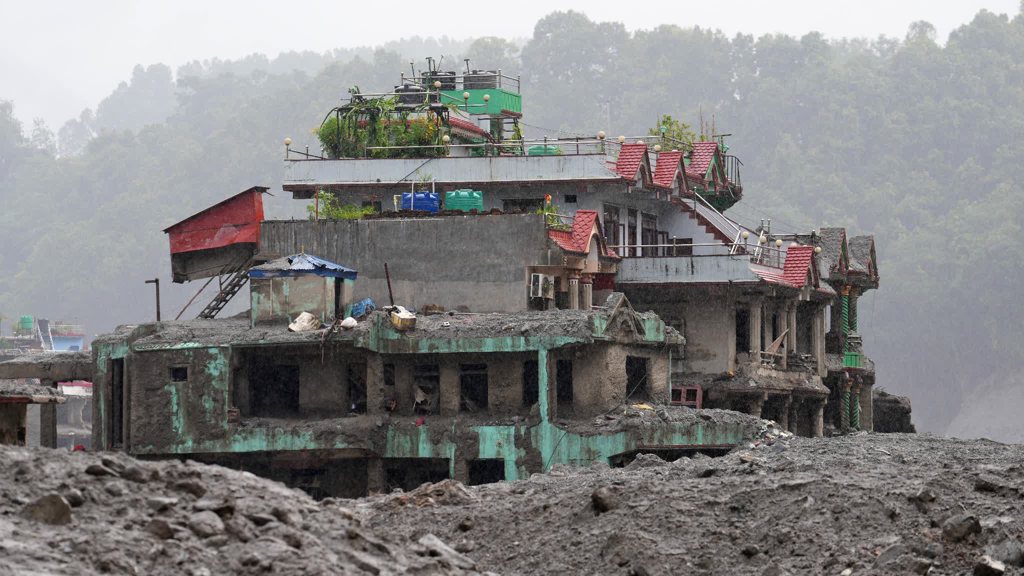 Nepal mudslide death toll rises to 1,396