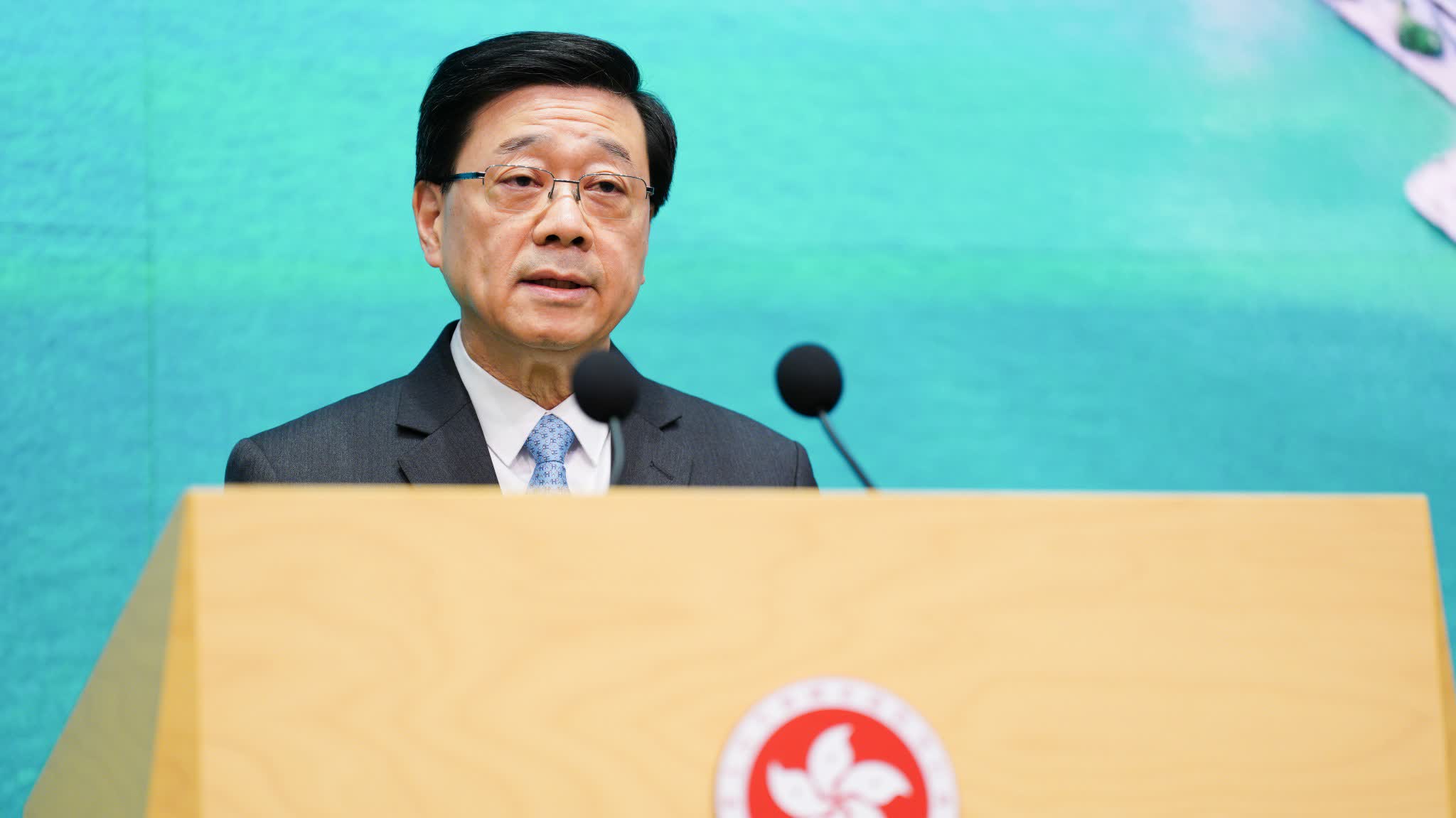 National Day | John Lee: Cross-departmental coordination to welcome Golden Week, crackdown on forced shopping