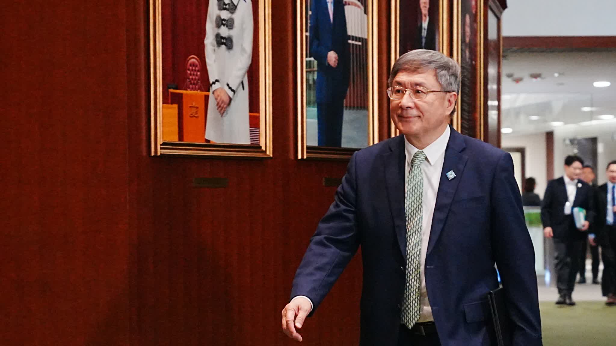 Cheuk Wing-hing: Lead department for 1823 hotline to coordinate cross-departmental cases, preliminary reply required within 10 days