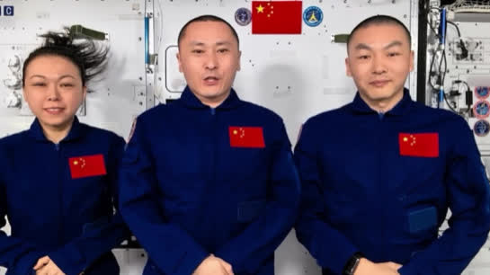 Shenzhou-23 crew sends Mid-Autumn greetings from Tiangong: HK's first astronaut misses home