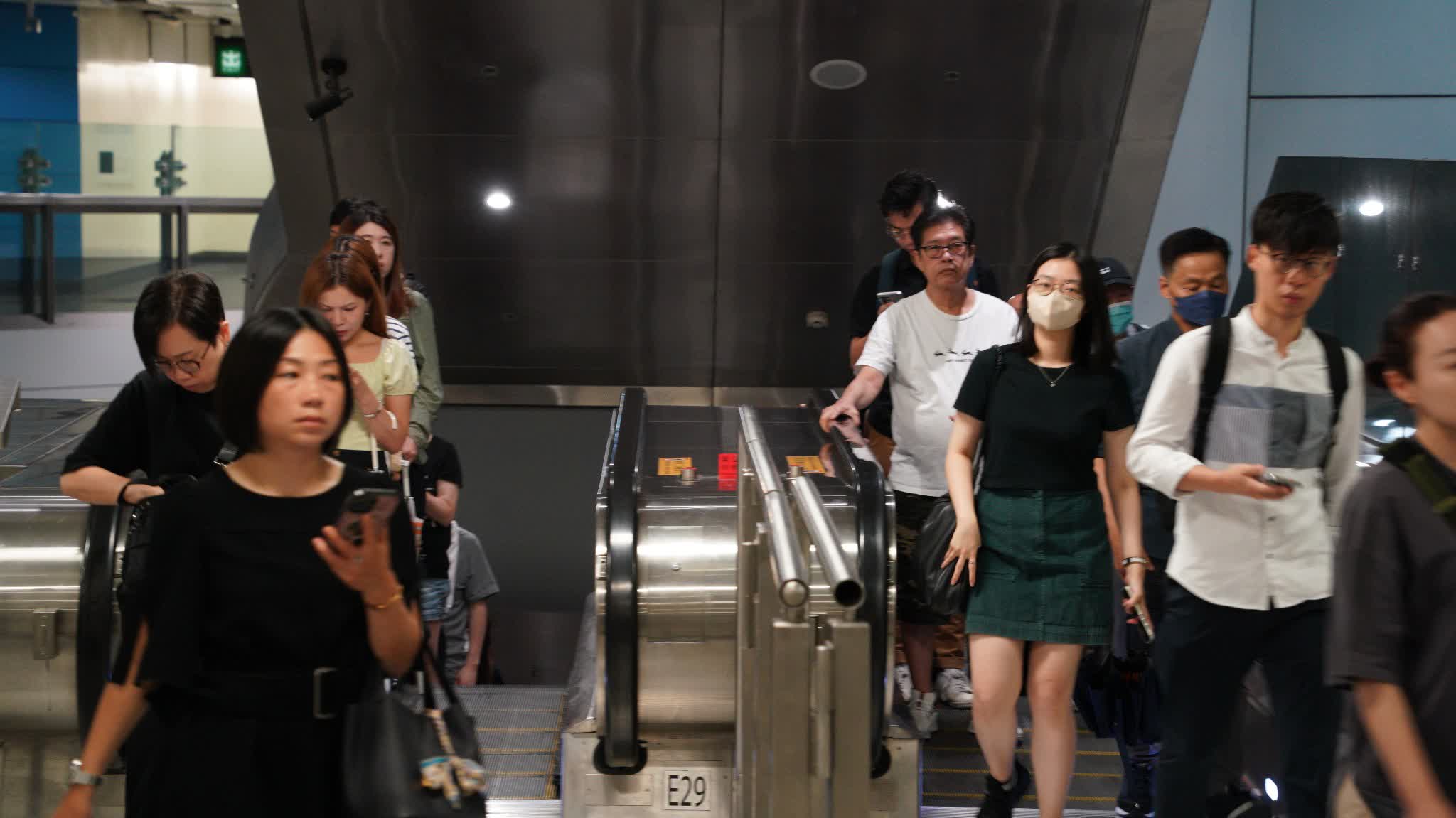 HKO: Heavy rain expected as temperatures plunge 11°C in New Territories