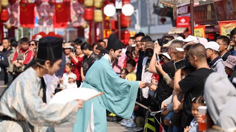 Immersive shows, night tours and fireworks drive new travel trends over Golden Week